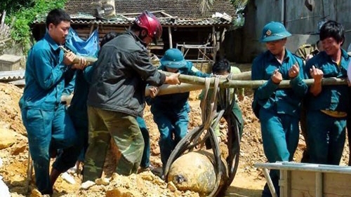 Sappers blow up 1,500lb war bomb