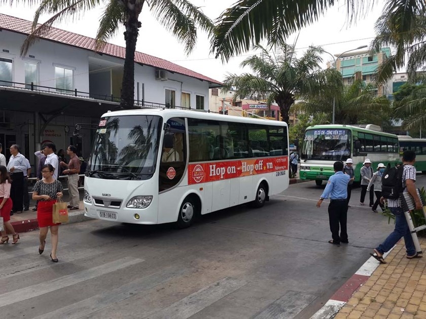 HCM City gets hop-on hop-off tourist bus service