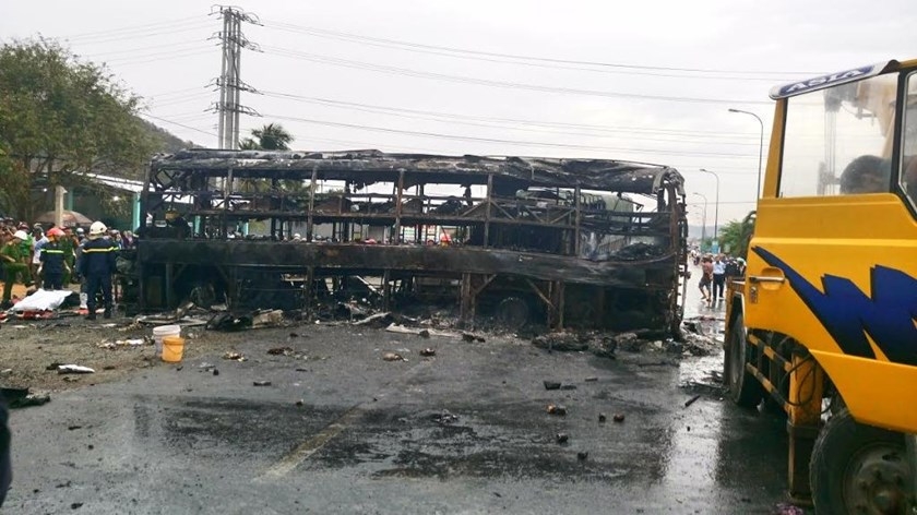 13th victim in Vietnam's buses-truck collision dies