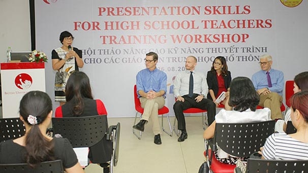 Workshop to improve teachers’ presentation skills held in Hanoi