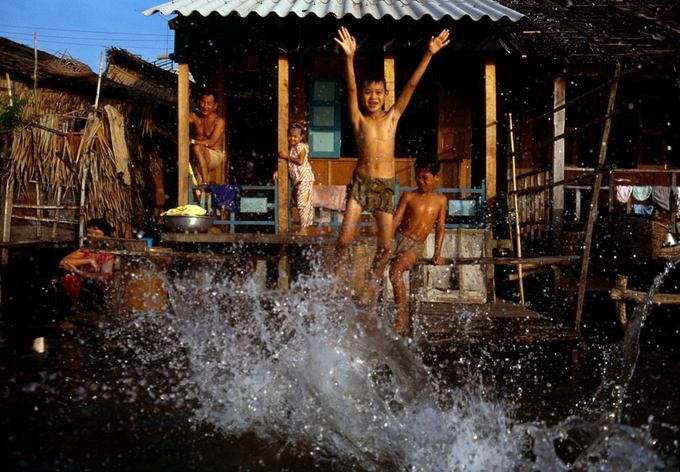 Can Tho City through the lens of Harry Gruyaert