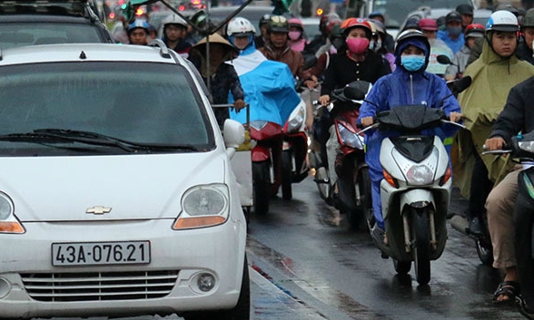 Danang considers blocking Uber, Grab