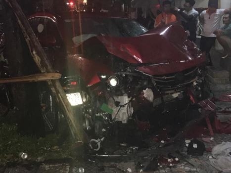 Woman killed by car crash while sitting inside restaurant in Vietnam