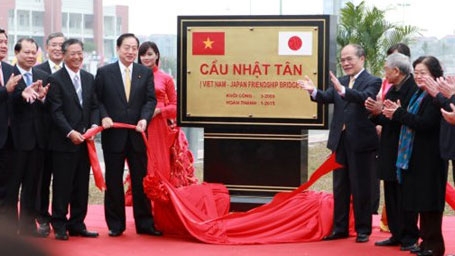 Noi Bai Airport’s Terminal T2, Nhat Tan Bridge inaugurated