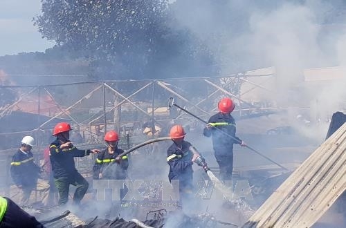 Fire destroys four houses in Lam Dong