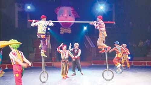 Int'l circus show rolls into Hanoi