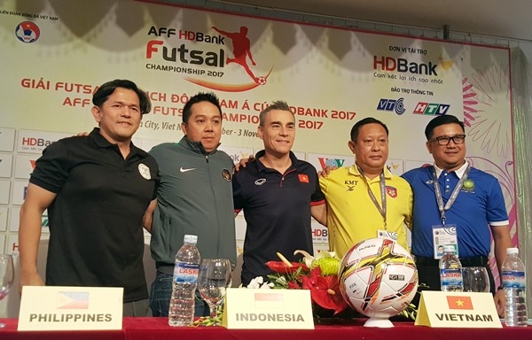 Vietnam gear up for semi-finals of AFF futsal champs