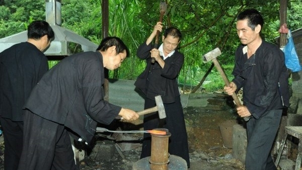 Life of Nung people in Phuc Sen valley