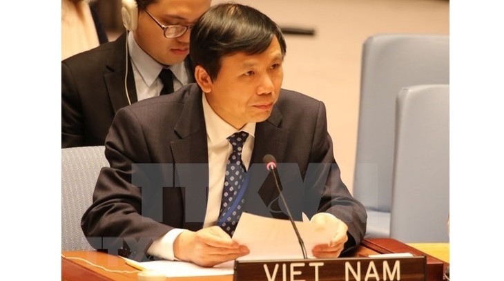 Vietnam insists on solving disputes through peaceful means