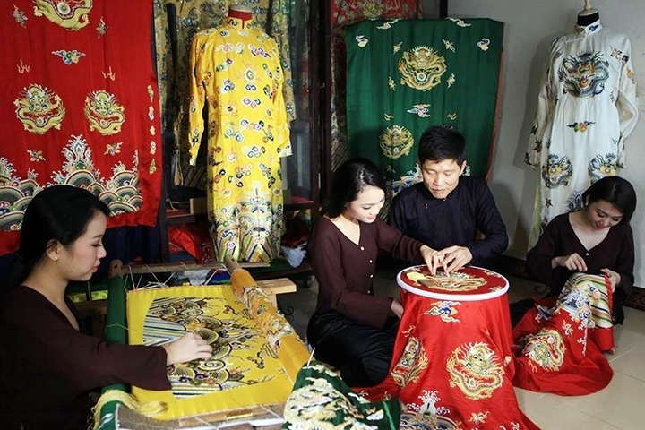 Village promotes traditional craft of embroidery