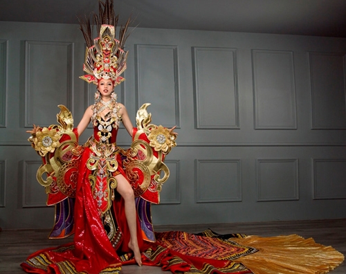 Derided at home, Vietnam contestant’s dress wins best costume at int’l beauty pageant