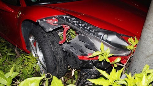 Ferrari worth $750,000 damaged in crash in HCM City