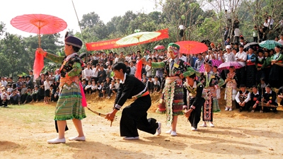 Khen Be (Pan-pipe)- A Unique Musical Instrument