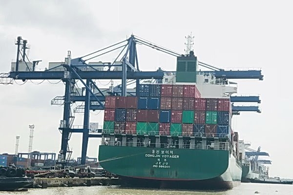 Vietnam remains fastest-growing ASEAN economy: Standard Chartered