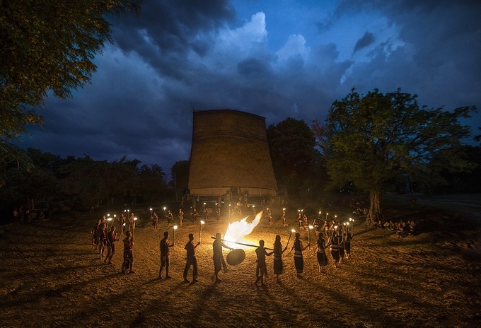 How life unfolds around a Central Highlands communal house