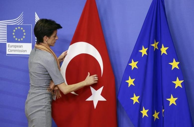 EU criticises Turkey but not ready to halt membership talks