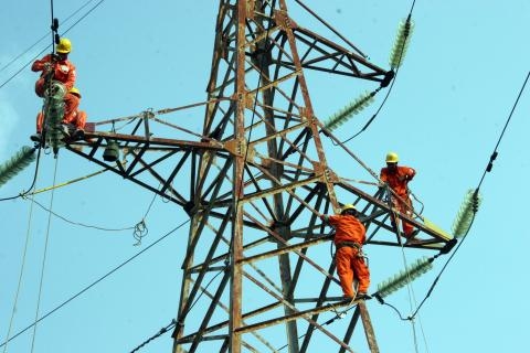 Vietnam utility cuts power purchases from China