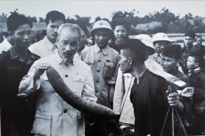 Hanoi exhibition honours patriotism emulation movement