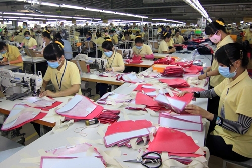 Vietnam exports rise 6% in first four months