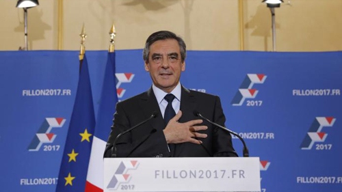 Thatcher admirer Fillon wins French conservative presidential ticket