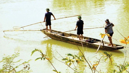 Electrofishing jolts fish stocks across Vietnam