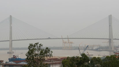 Saigon covered by 'fog' of pollution