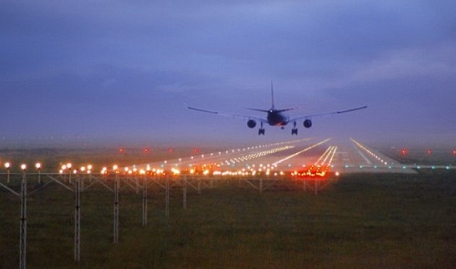 Foggy weather causes flight delay, diversion in Vietnam