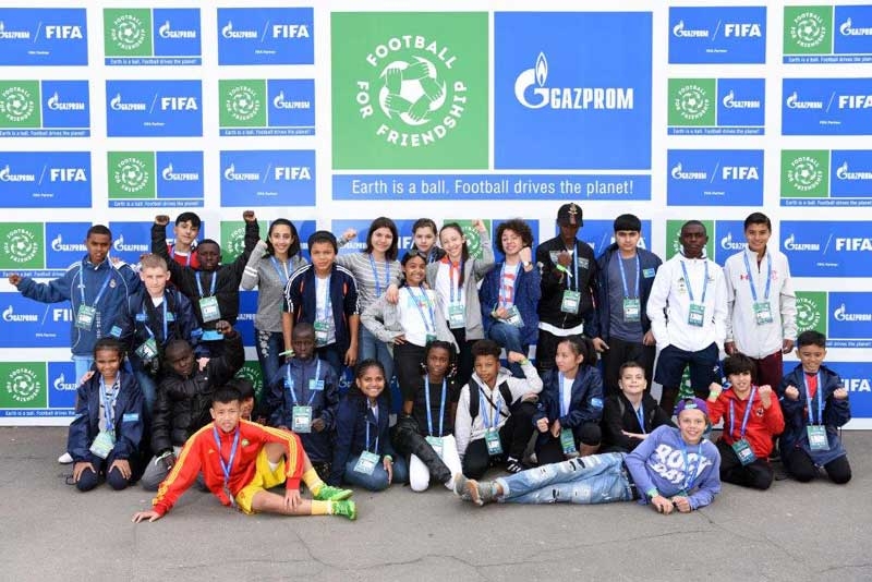 Vietnamese kids shine at the Football for Friendship programme in Russia