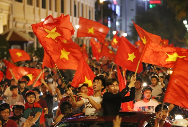 Emergency cases double at Hanoi hospitals as football fever takes grip