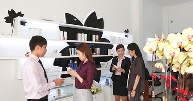 Vietnamese cosmetics less favored as foreign products dominate market