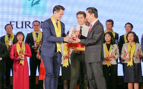 Furama Resort Danang conferred the Golden Dragon award