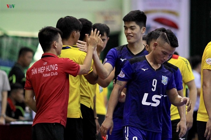 Thai Son Nam beats Tan Hiep Hung at National Futsal HDBank Championship