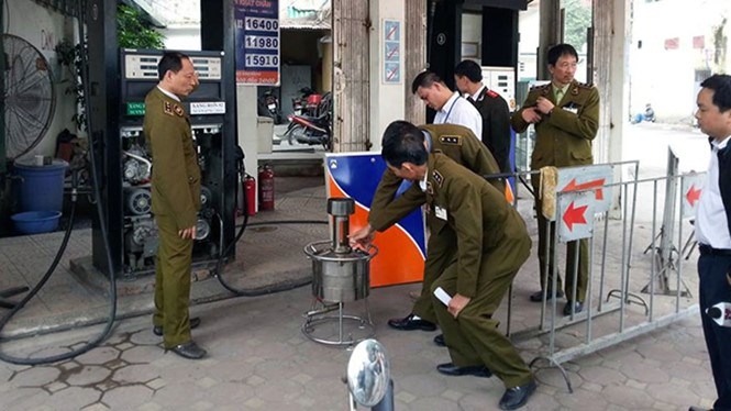 16 implicated in VND5 billion meter fraud at Hanoi gas station