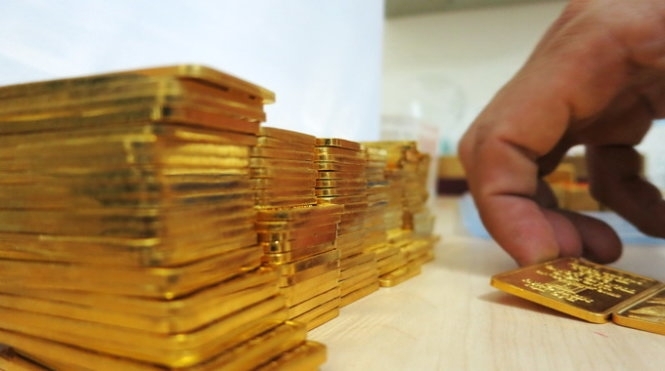 Man complains foreigner stole US$187,000 worth gold from his car