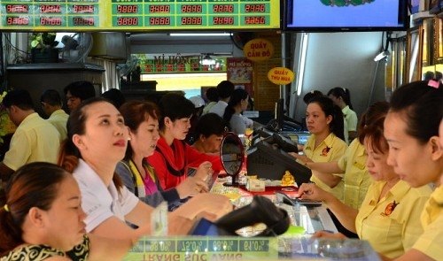 Vietnamese gold holders bitter as prices shrink