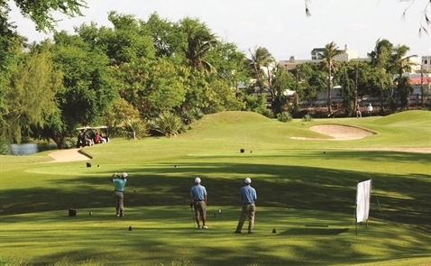 Will golf courses attract tourists in poor provinces?