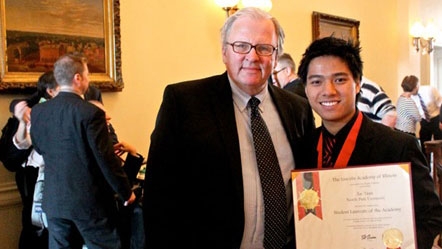 Vietnamese guitar student honoured in US