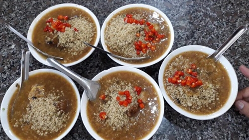 Ha Giang's 'poisonous' porridge, a real treat