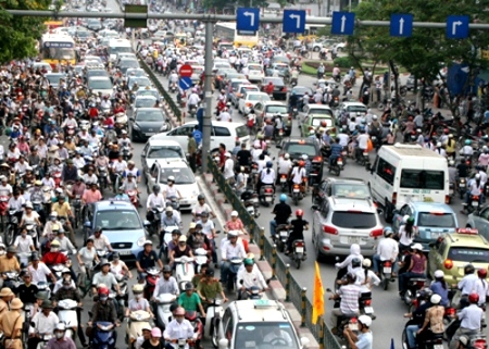 Hanoi to issue vehicle ban in inner-city areas by 2025