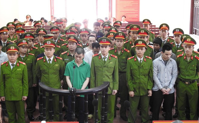 Death sentences handed down to nine heroin smugglers in Hoa Binh