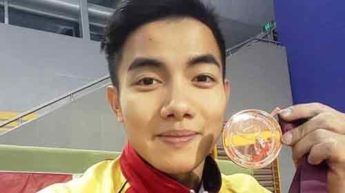 Hung wins parallel bars bronze at Doha Gymnastics World Cup