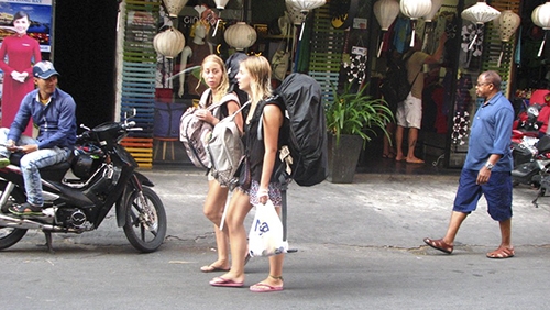 Vietnam needs to raise workers' skills to promote tourism industry