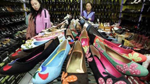 Foreign goods find it easy to penetrate Vietnamese market