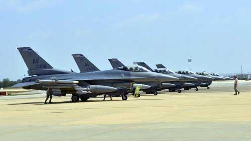 US sends six jets, 300 personnel to Turkey base in Islamic State fight