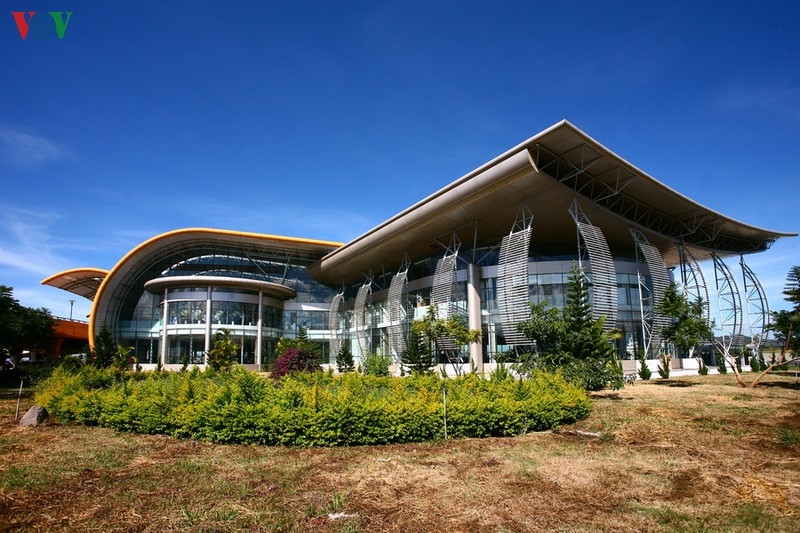 Discovering the uniquely designed Lien Khuong Airport