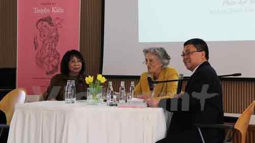 Vietnamese-German version of Truyen Kieu launched in Berlin