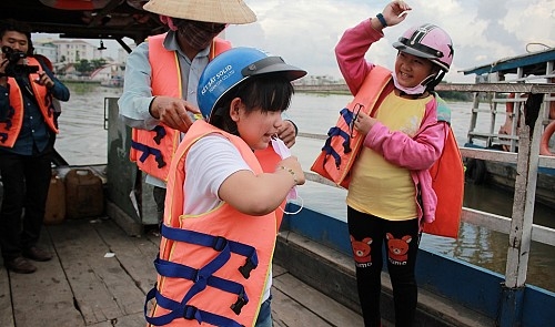 Vietnam to fine waterway passengers wearing no life jackets