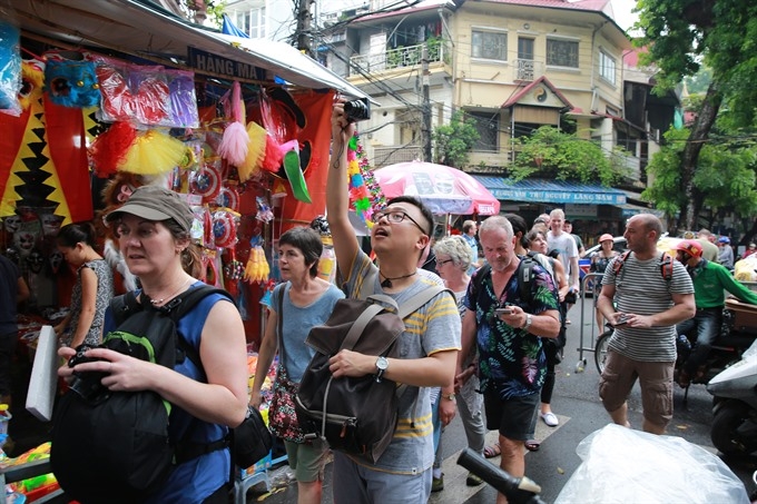 Mid-Autumn Festival gets into full swing