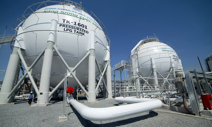 Vietnam to start importing natural gas in 2021