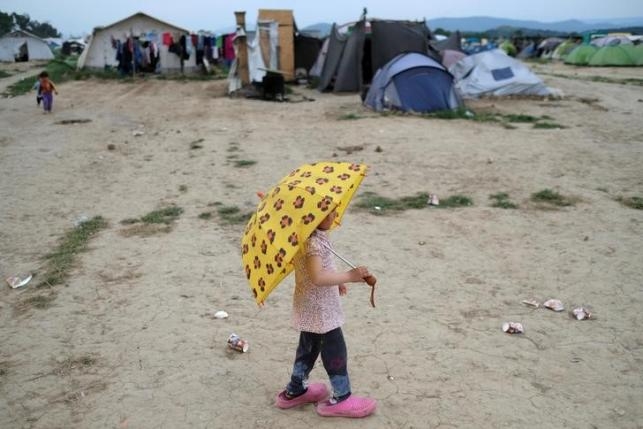 UN urges Greece to stop detaining migrant children